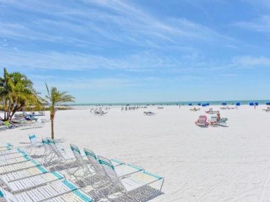 Siesta Key Modern, Updated Vacation Condo Three Pools Beach